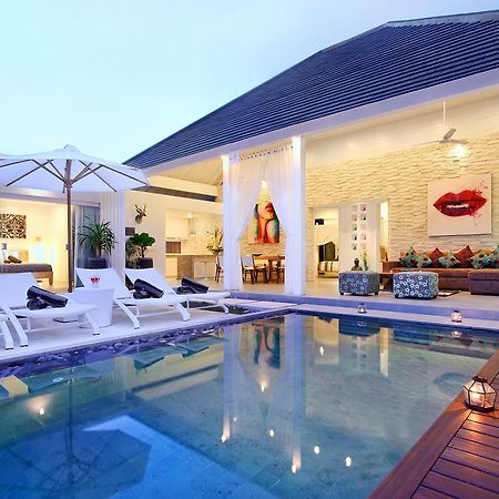 Villa Dheva Seminyak Værelse billede